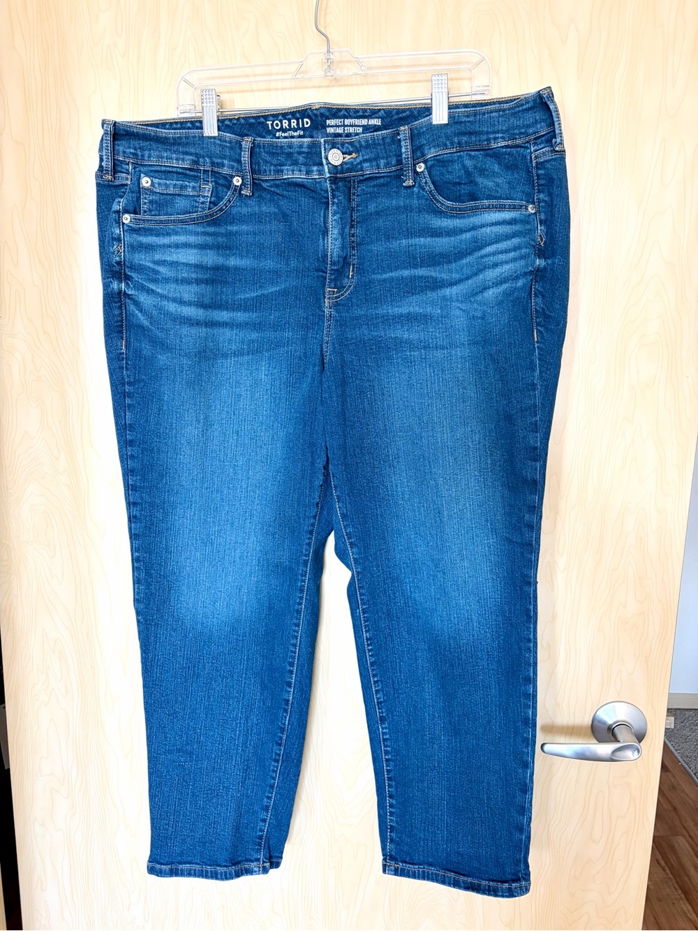 Torrid Boyfriend Ankle vintage style jeans mid rise plus size 20 petite new